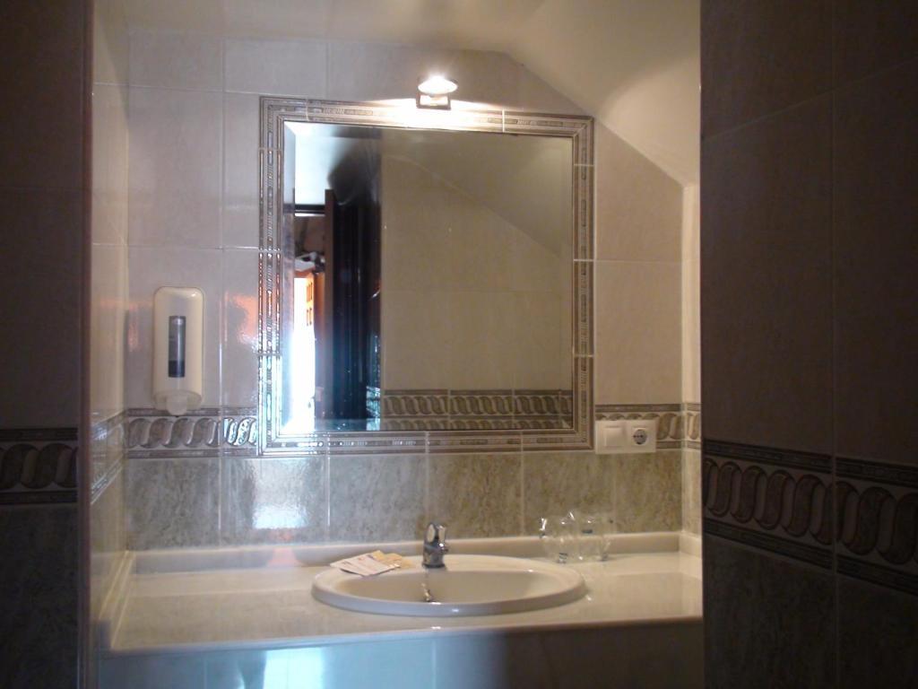 Hostal Tarik Hotel Тарифа Стая снимка