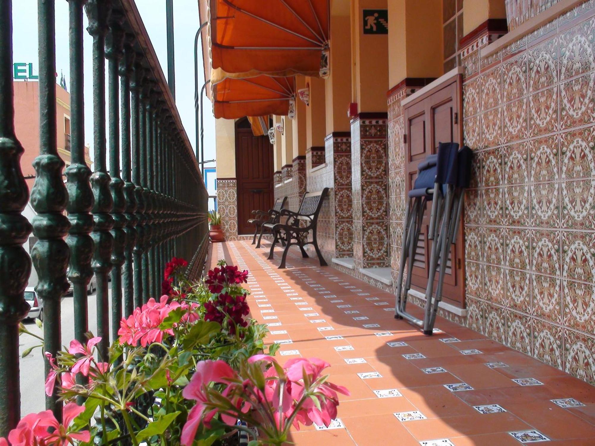 Hostal Tarik Hotel Тарифа Екстериор снимка