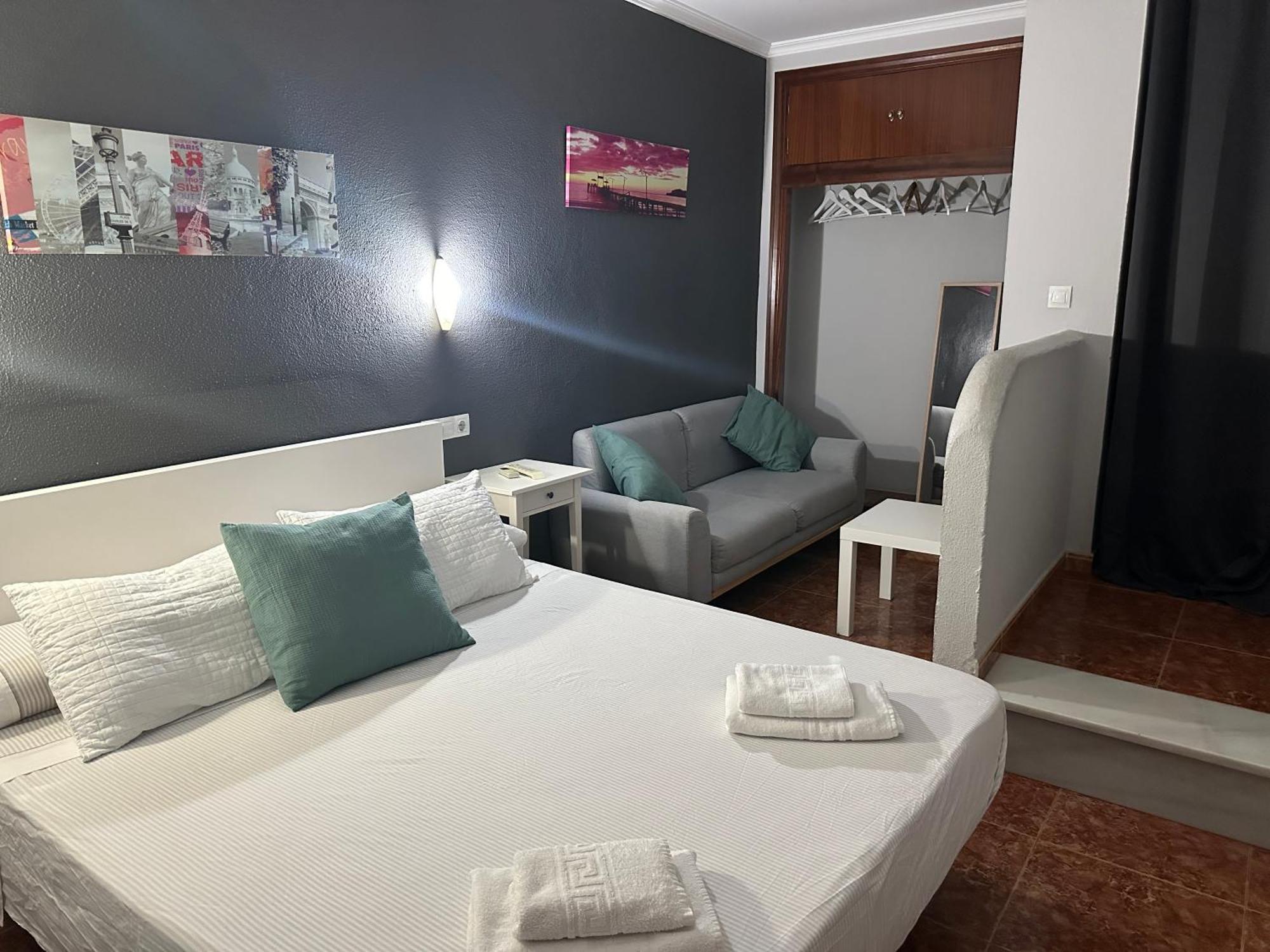 Hostal Tarik Hotel Тарифа Екстериор снимка