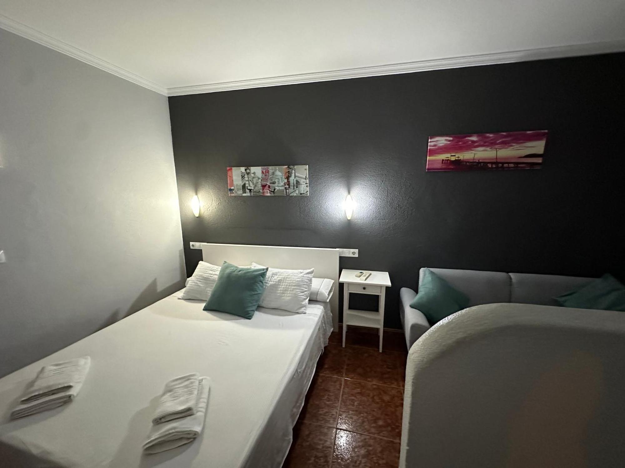 Hostal Tarik Hotel Тарифа Екстериор снимка
