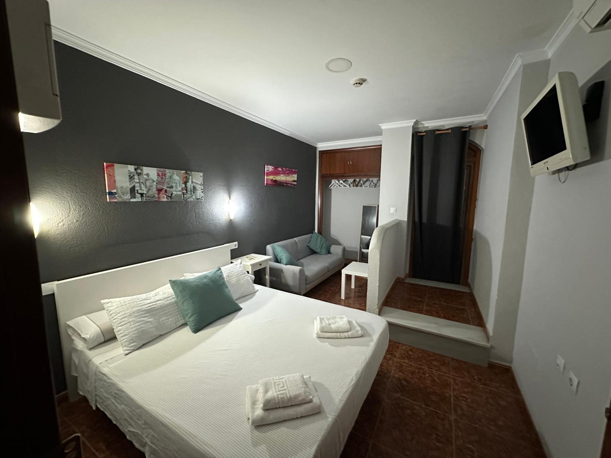 Hostal Tarik Hotel Тарифа Екстериор снимка
