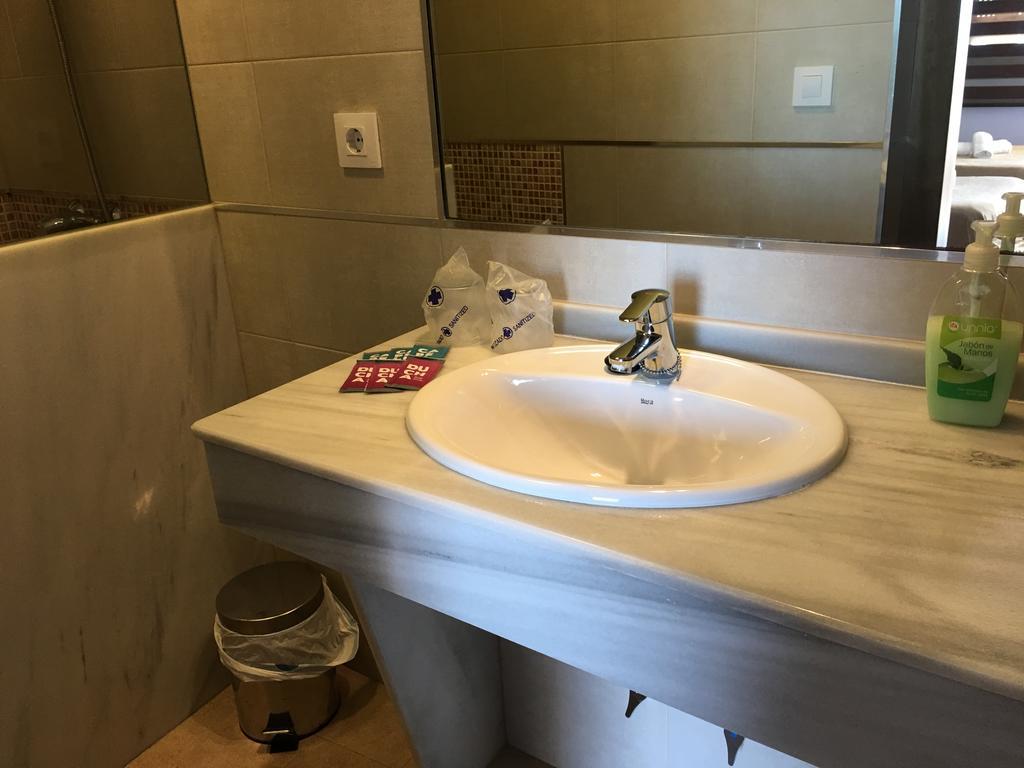 Hostal Tarik Hotel Тарифа Екстериор снимка
