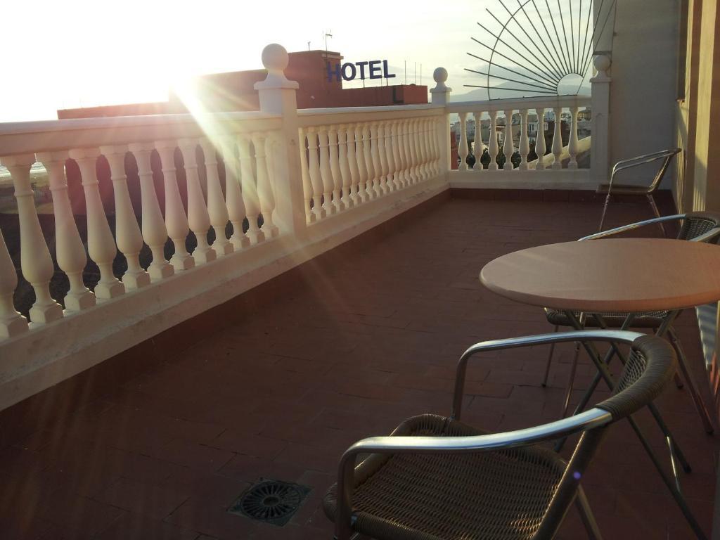 Hostal Tarik Hotel Тарифа Екстериор снимка