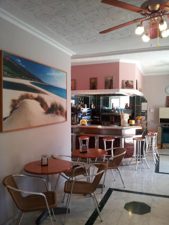 Hostal Tarik Hotel Тарифа Екстериор снимка